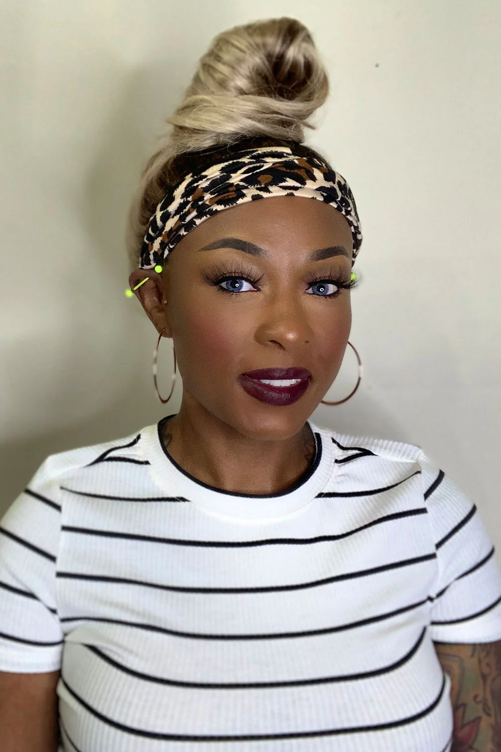 Body Wave Ombre Platinum Blond Headband Wig - Image 3